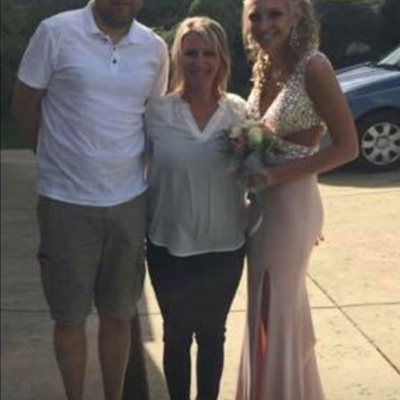 Prom dress - Picture 2 of 3